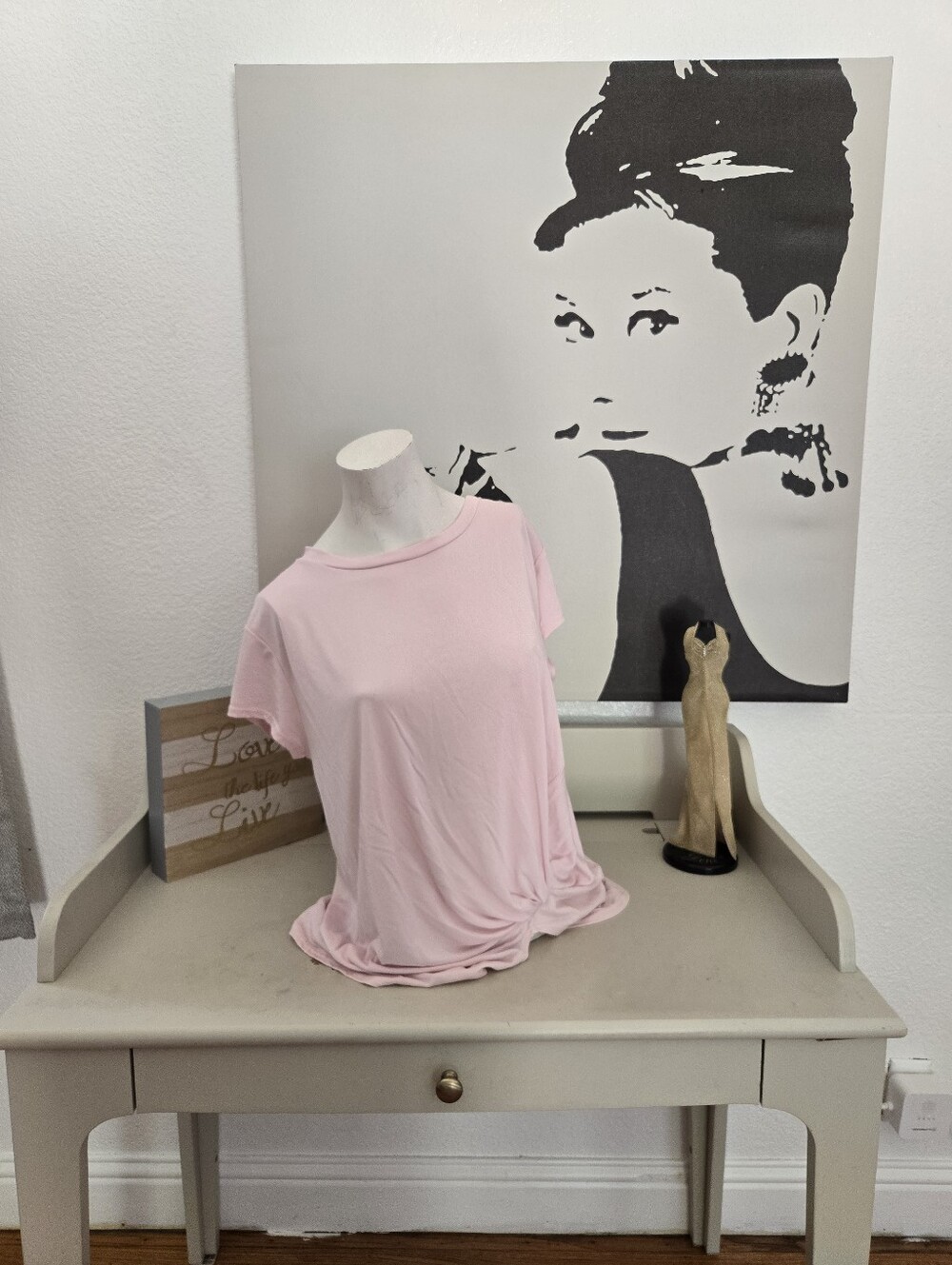 NWT Womens Humming Bird Classic Crew Neck T-Shirt - Light Pink Size Small